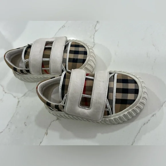 Burberry Toddler Stylish Plaid Velcro Sneakers - Picture 5 of 11